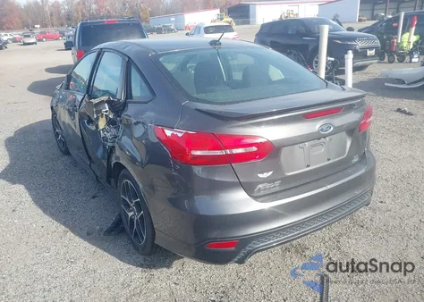 2015 Ford Focus Se z USA, uszkodzony, nr VIN 1FADP3FE1FL322452